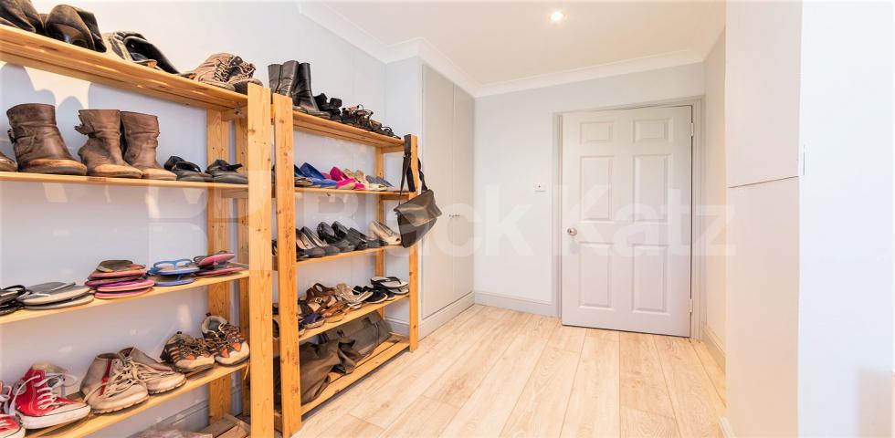 			NEW INSTRUCTION , 2 Bedroom, 1 bath, 1 reception Flat			 Glazbury Road , Barons Court